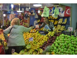 Kış meyveleri pazar tezgâhlarında sezona pahalı başladı