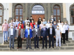 Diyarbakır Sanayi Mektebinde eğitim programını tamamlayan katılımcılara sertifikaları verildi