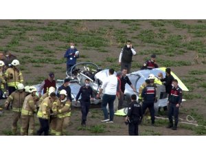 İstanbul Hezarfen Havalimanı’ndan havalanan  bir eğitim uçağı düştü. Uçağın pilotu yaralı olarak kurtarıldı. Pilot 112 ekipleri tarafından hastaneye kaldırılıyor. Ekiplerin olay yerinde incelemesi devam ediyor.