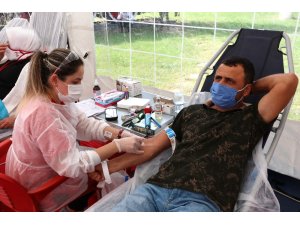 Kan stokları alarm veren Kızılay için bağış kampanyası