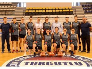 Turgutlu Belediye Kadın Basketbol Takımı parkeye indi