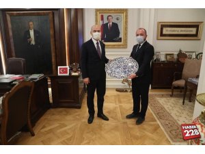 İl Başkanı Karabıyık, İçişleri Bakanı Soylu’yu makamında ziyaret etti