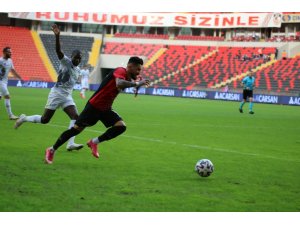 Süper Lig: Gaziantep FK: 0 - İ.H. Konyaspor: 0 (İlk yarı)