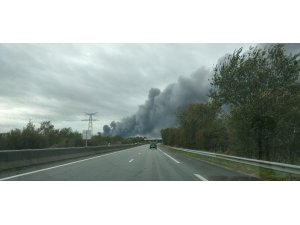 Fransa’da 8 bin metrekarelik depoda yangın