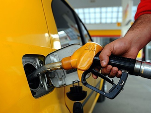 Petrol fiyatlarında düşüş devam ediyor