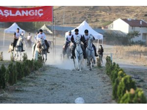 Cumhuriyet Kupası Atlı Dayanıklılık Yarışmaları nefes kesti