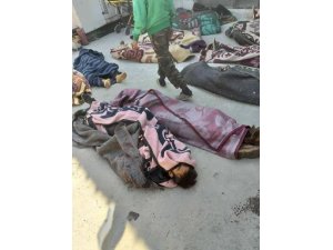 Rus savaş uçakları İdlib’de muhaliflerin kampını vurdu: 75 ölü
