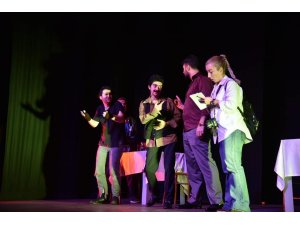 Giresun Belediyesi Şehir Tiyatrosu, ‘Ebegümeci’ oyunuyla perdelerini açtı