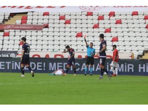 Antalyaspor’a son 2 haftada 3 kırmızı kart