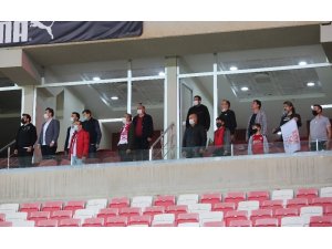 Sivasspor: "Locaların yüzde 50’si kadar seyirci alınacak"