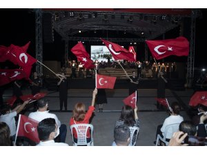 Cumhuriyet coşkusu Büyükşehir Belediyesi ile tüm Mersin’i sardı