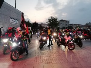 Motosiklet tutkunlarından Cumhuriyet Bayramı korteji