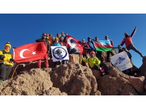 29 Ekim Cumhuriyet Bayramı Erciyes zirve tırmanışı yapıldı