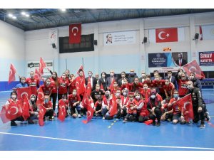 Kastamonu Belediyespor Hentbol Takımı, özel bireylerle maç yaptı