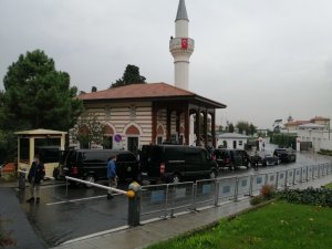 Cumhurbaşkanı Erdoğan Cuma namazını Kerem Aydınlar Cami’inde kıldı