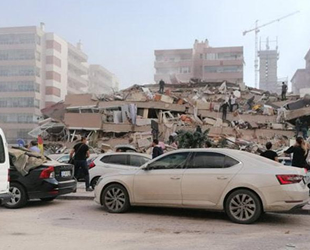 İzmir’de 6.6 büyüklüğünde deprem oldu