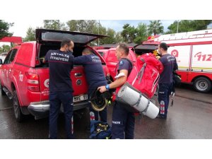 Antalya’dan İzmir’e arama kurtarma ekibi