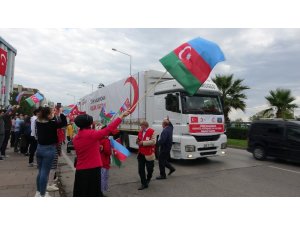 Türkiye’den Azerbaycan’a 11 tır yardım