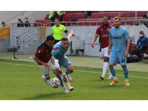 Süper Lig: Gençlerbirliği: 0 - Gaziantep FK: 1 (İlk yarı)