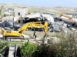 İsrail Filistinlilerin evini yıktı