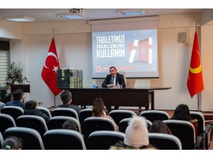 Başkan Vidinlioğlu öğrencilere 100 tablet hediye etti