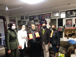 Çeşme AK Parti’den Öğretmenler Günü mesajı ve ziyaretleri