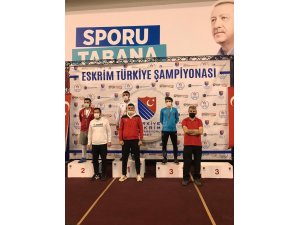 Eskrim Türkiye Şampiyonasında Erzurum’a altın ve bronz madalya
