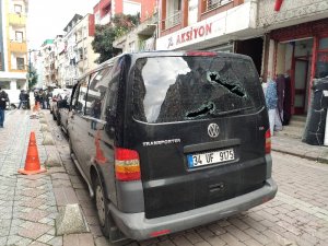Zeytinburnu’nda silahlı kavga: 2 yaralı