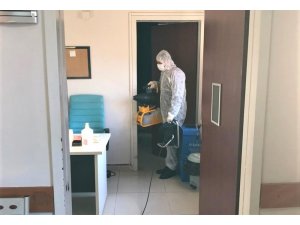 Körfez Devlet Hastanesi günlük olarak dezenfekte ediliyor