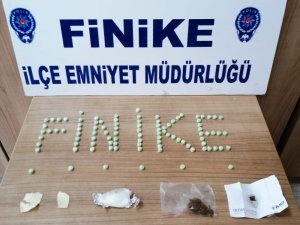 Finike’de uyuşturucu ticaretine tutuklama