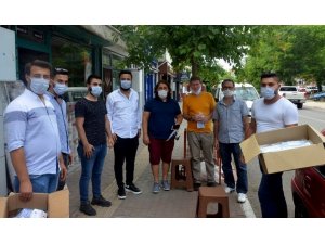 AK Parti Osmaniye Gençlik Kolları maske dağıttı