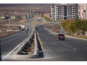 Diyarbakır’da yol yapım çalışmaları devam ediyor
