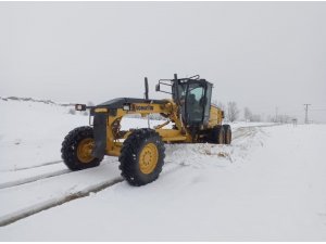 Tunceli’de karla kaplı 41 köy yolu açıldı, 15’inde çalışma sürüyor