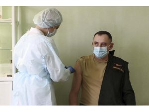 Rus askerine korona virüs aşısı uygulaması başladı