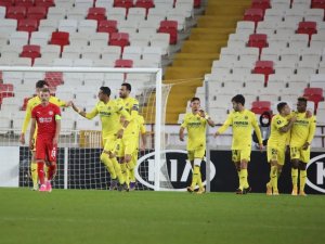 UEFA Avrupa Ligi: Sivasspor: 0 - Villarreal: 1 (Maç sonucu)