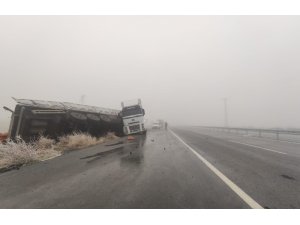 Bitlis-Güroymak karayolu yoğun sis ve buzlanmadan dolayı kapandı