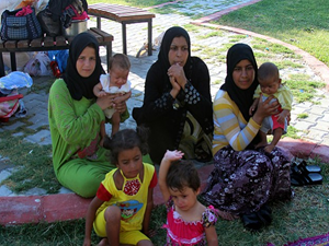 Suriye'de savaş kadın ve kız çocuklarını da vurdu