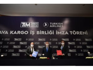 Bakan Karaismailoğlu: “Türkiye’nin lojistik bir güç olması için hep birlikte çalışıyoruz”