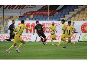 TFF 1. Lig: Menemenspor: 1 - İstanbulspor: 2