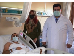 İş makinesine kolunu kaptıran işçinin kopan kolu yerine dikildi