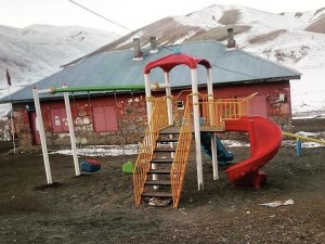 Köylerine park yapılmasını isteyen çocukların hayali gerçek oldu