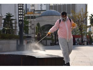 Mersin’de her yer dezenfekte ediliyor