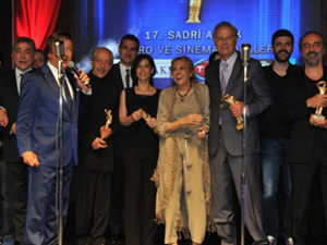 Sadri Alışık Tiyatro ve Sinema Oyuncu Ödülleri