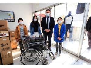 Vali Masatlı, engelliler için mavi kapak toplayan Damlar kardeşleri kutladı