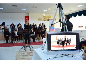 "Karabük Öğretmenleri Öğrenciler İçin Söylüyor" konseri çevrimiçi gerçekleştirildi