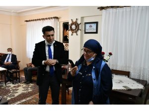 İçişleri Bakanı Soylu, şehit öğretmen Şenay Aybüke Yalçın’ın ailesiyle görüştü