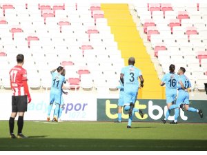 Süper Lig: DG Sivasspor: 0 - Gaziantep FK: 1 (Maç devam ediyor)