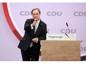 Almanya’da Merkel’in partisi CDU yeni başkanını seçti