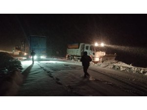 Sındırgı-Akihisar yolu trafiğe kapandı