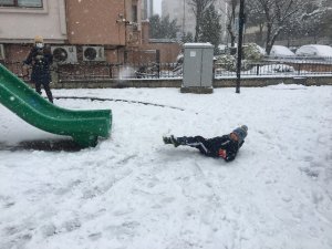 Beşiktaş’ta karın keyfini çocuklar çıkardı